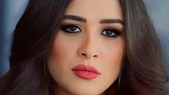 «شيل إيدك».. كيف أوقفت ياسمين عبدالعزيز معجباً عند حده؟