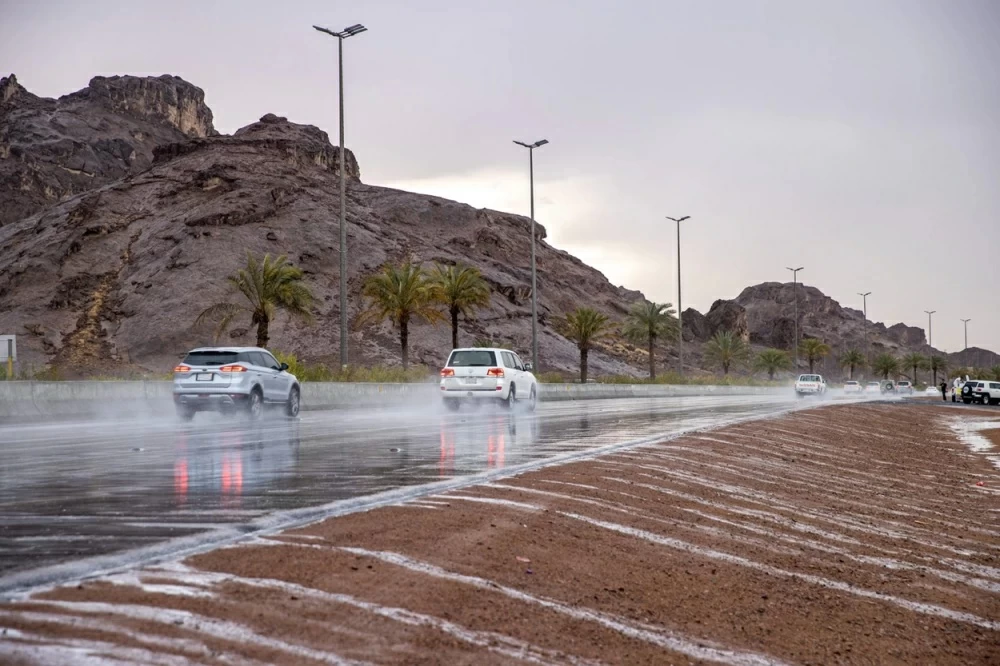 أمطار ورياح شديدة السرعة على الباحة وحائل