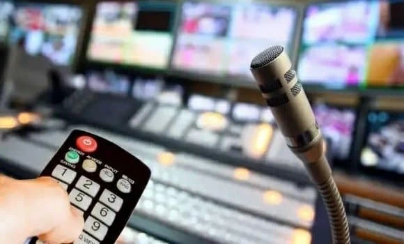 بسبب حلقة الأهلي.. إيقاف برنامج رياضي وحظر ضيوفه