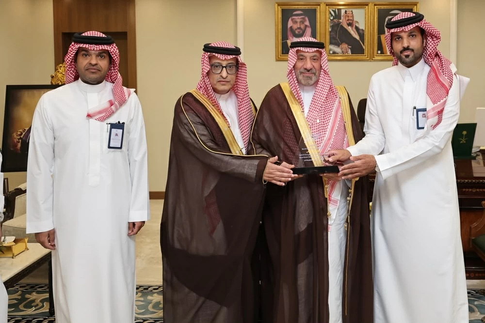 أمير نجران يُشيد بإنجازات تجمع نجران الصحي ويهنئ منسوبيه