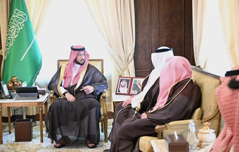 نائب أمير عسير يؤكد أهمية البرامج التوعوية والتأصيلية في تعزيز الوعي الشرعي