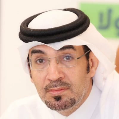 الشاعر عبدالله عبيان يصافح الوطن في يومه بـ«صفّنا واحد وراياتنا الخضر فوق المجرّة ترتفع»