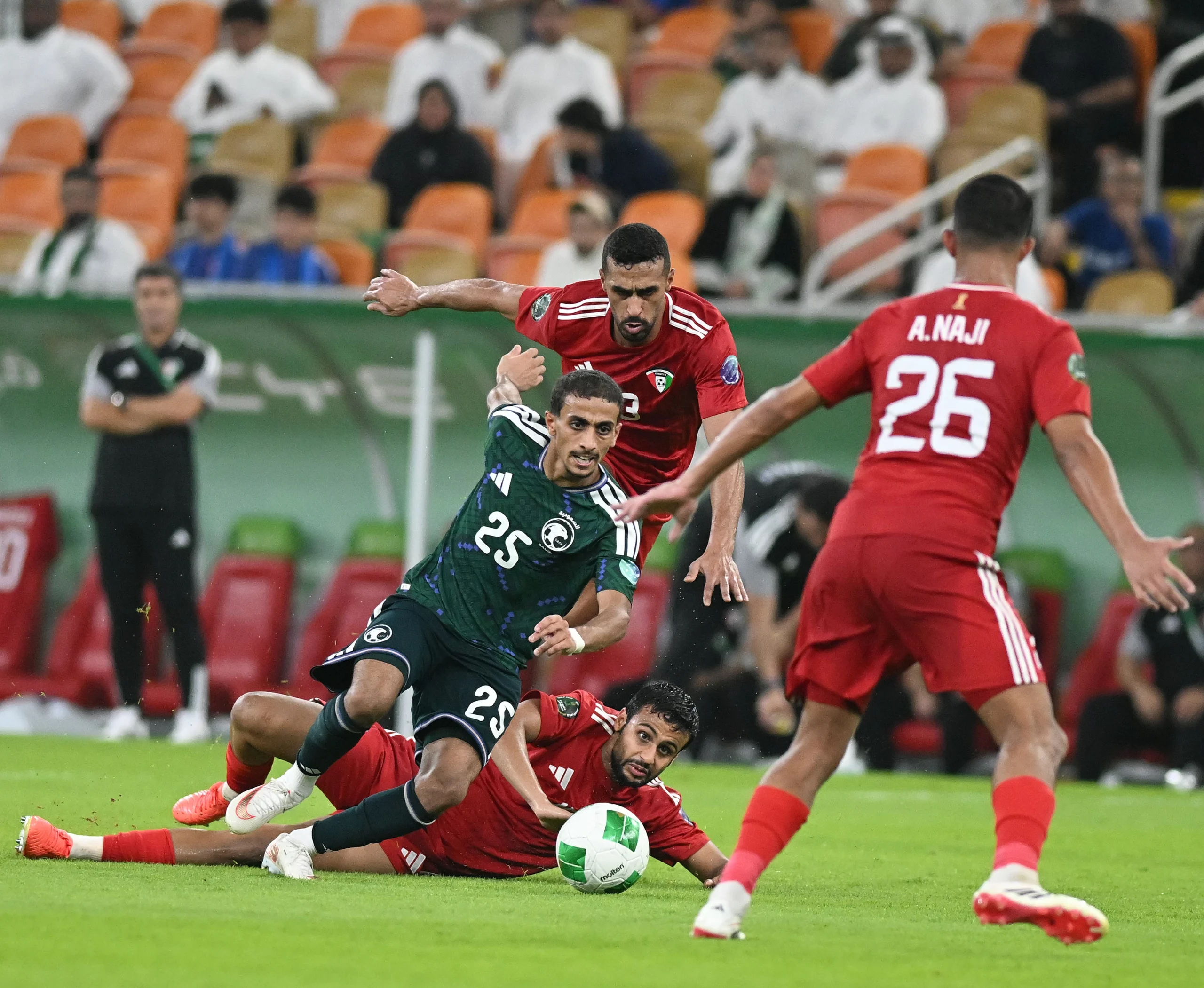 حمود سلطان: نظام المجموعات أفقد الخليجي حماسه