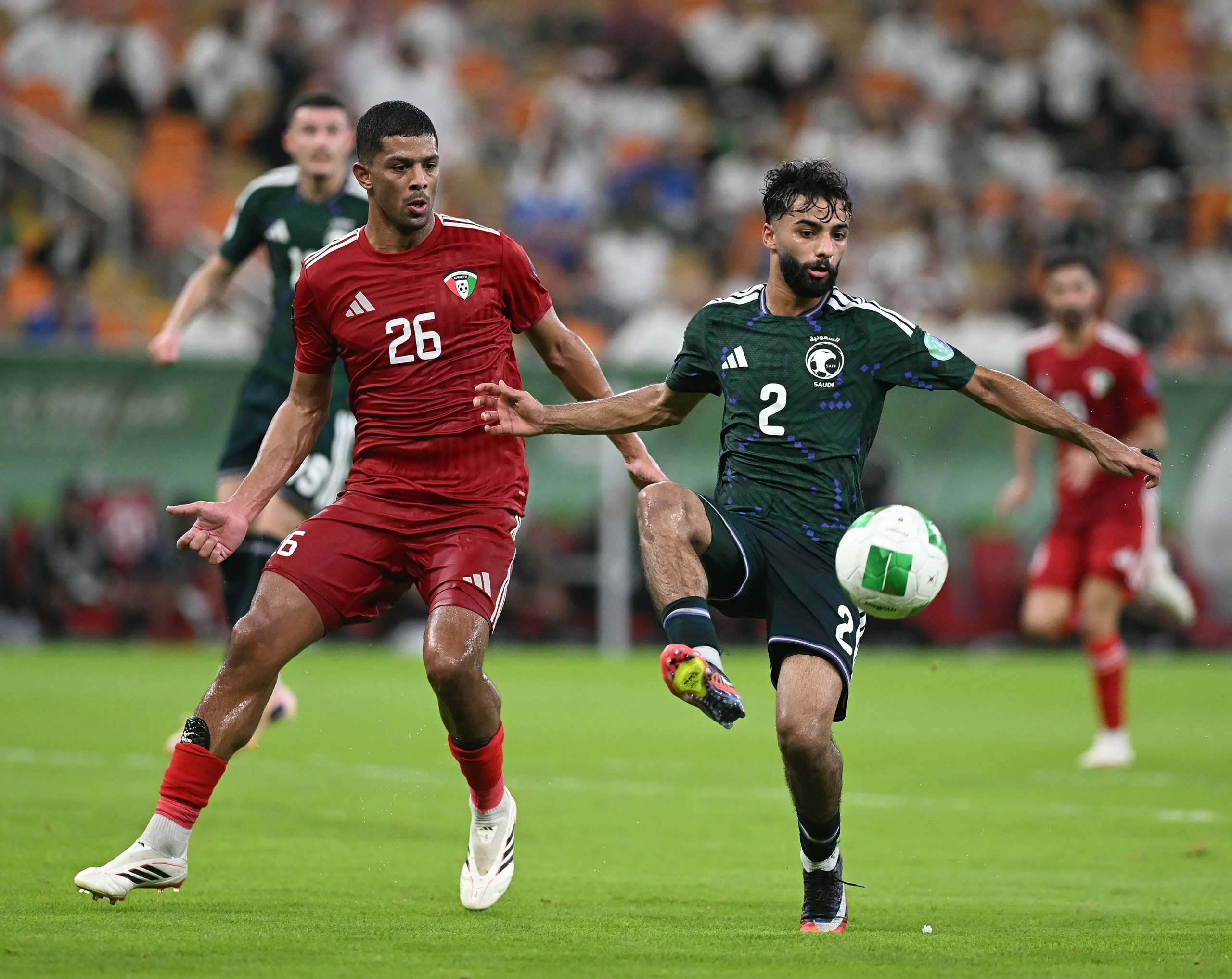 الغدير:  الرطوبة لم تمنع الأخضر من التفوق البدني