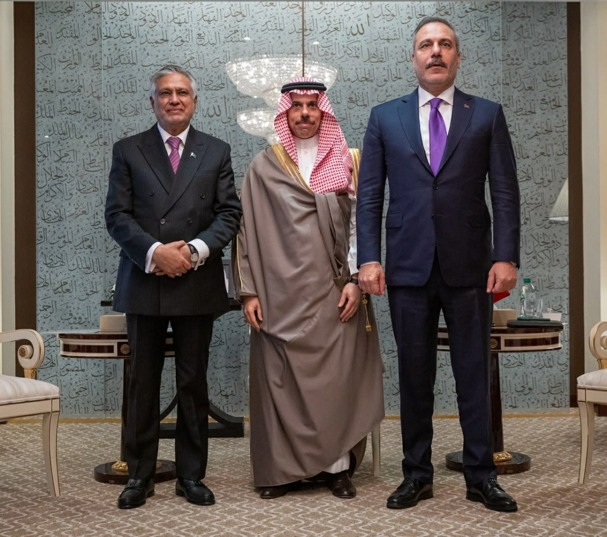 Makkah defense pact ministers condemn attacks on Saudi Arabia, plan urgent military talks