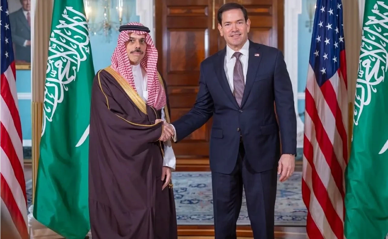 فيصل بن فرحان وروبيو يبحثان أمن الملاحة وتطورات المنطقة