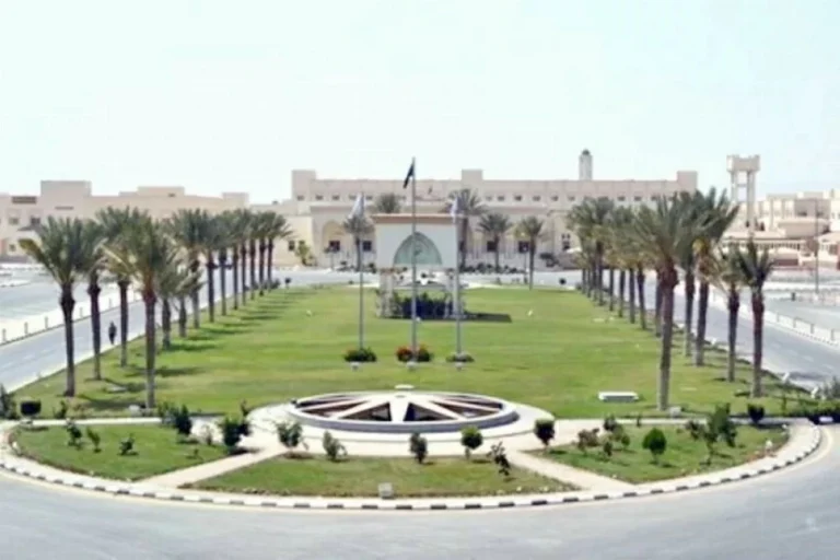 تحويل الدراسة عن بعد في جميع مقرات جامعة الطائف