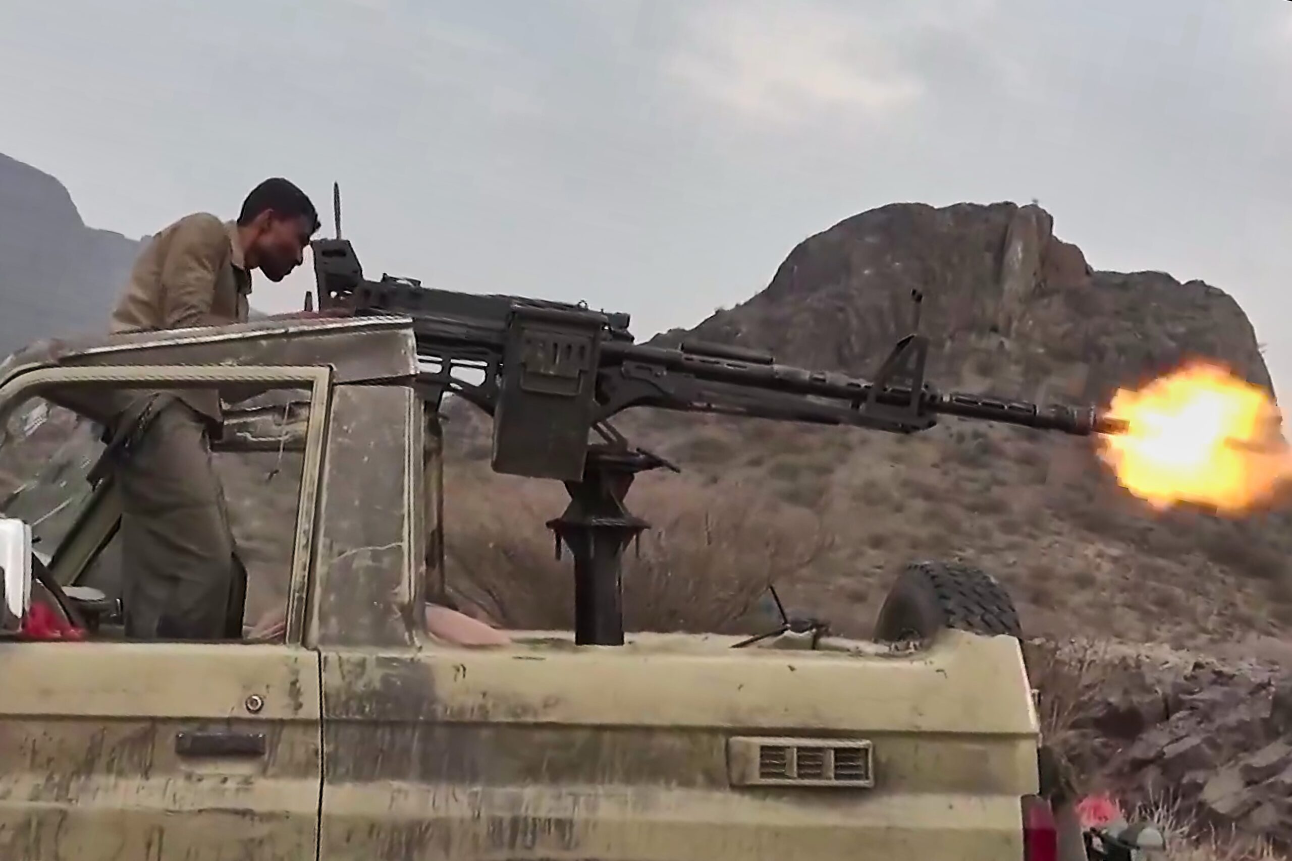 Yemeni forces seize new mountain positions in Lahj as Houthi advance stalls