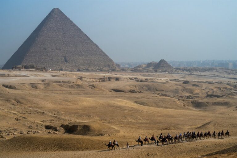 هل توجد مدينة تحت الهرم ؟ خبير أثري يوضح الحقيقة