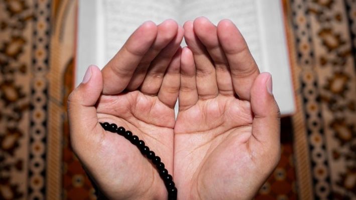 دعاء الخوف والفزع.. كلمات نبوية لطمأنة القلب وسكون النفس