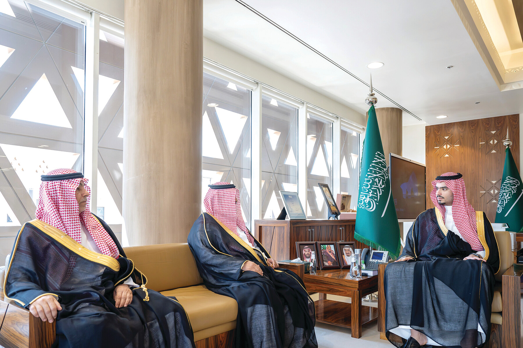 راكان بن سلمان يطّلع على  أعمال برنامج “سخاء”