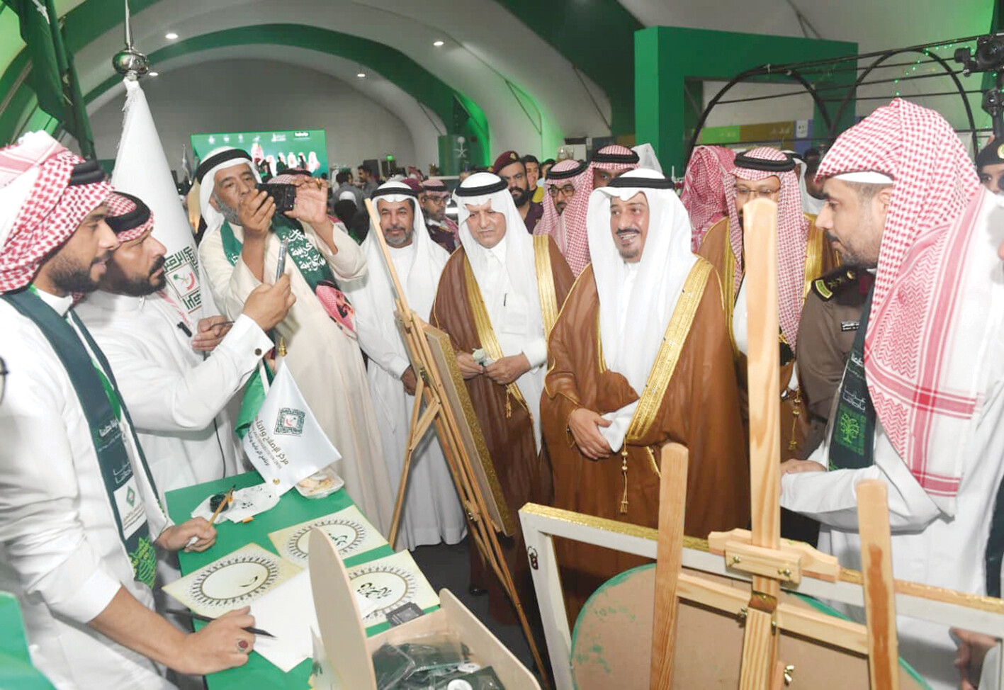 28 ألف زائر وأجواء وطنية في «العوامية»