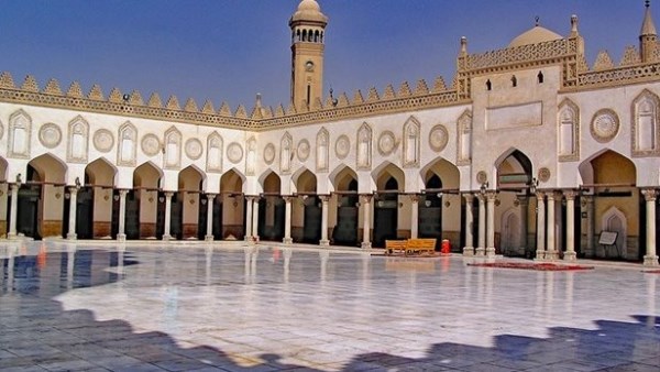 هل يجوز للواء شرطة متقاعد استخدام صلاحياته لمنع الضرر؟.. عطية لاشين يوضح