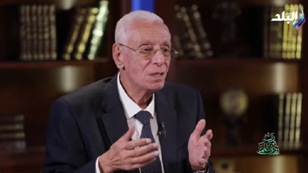 حسام موافي يكشف أبرز أعراض القولون التقرحي