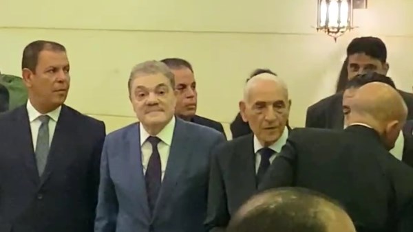 رئيس الوفد يتلقى العزاء في وزير العدل الأسبق المستشار أحمد الزند