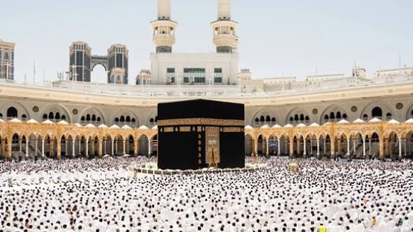 البرلمان العربي يدين محاولة الحوثيين استهداف مكة المكرمة ويدعو لتحرك دولي حازم