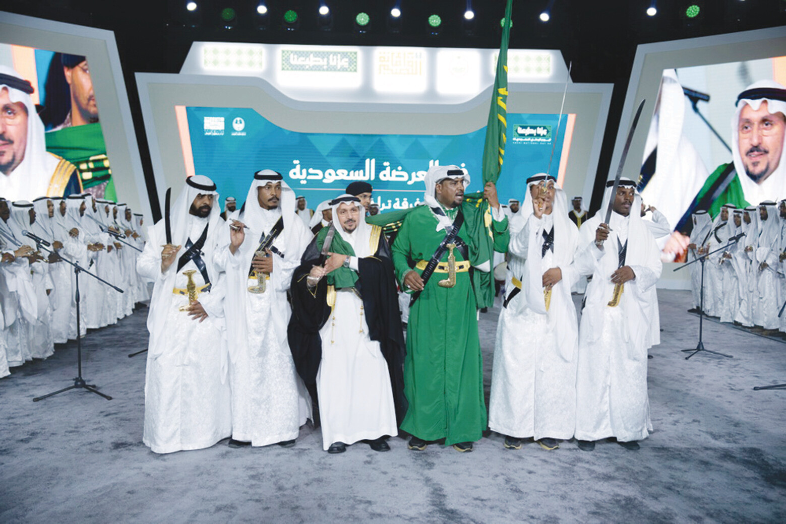 الأمير الدكتور فيصل بن مشعل يشرف حفل أهالي المنطقة
بمناسبة اليوم الوطني بمركز الملك خالد الحضاري ببريدة
