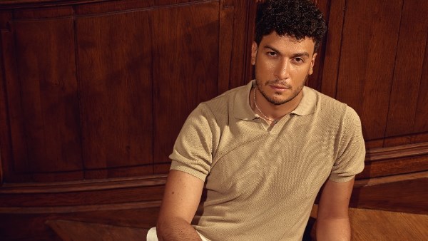 أحمد عبد الوهاب يكشف كواليس «حكاية ما لم يحكَ عن بني مزار» ثاني حكايات مسلسل «القصة الكاملة»