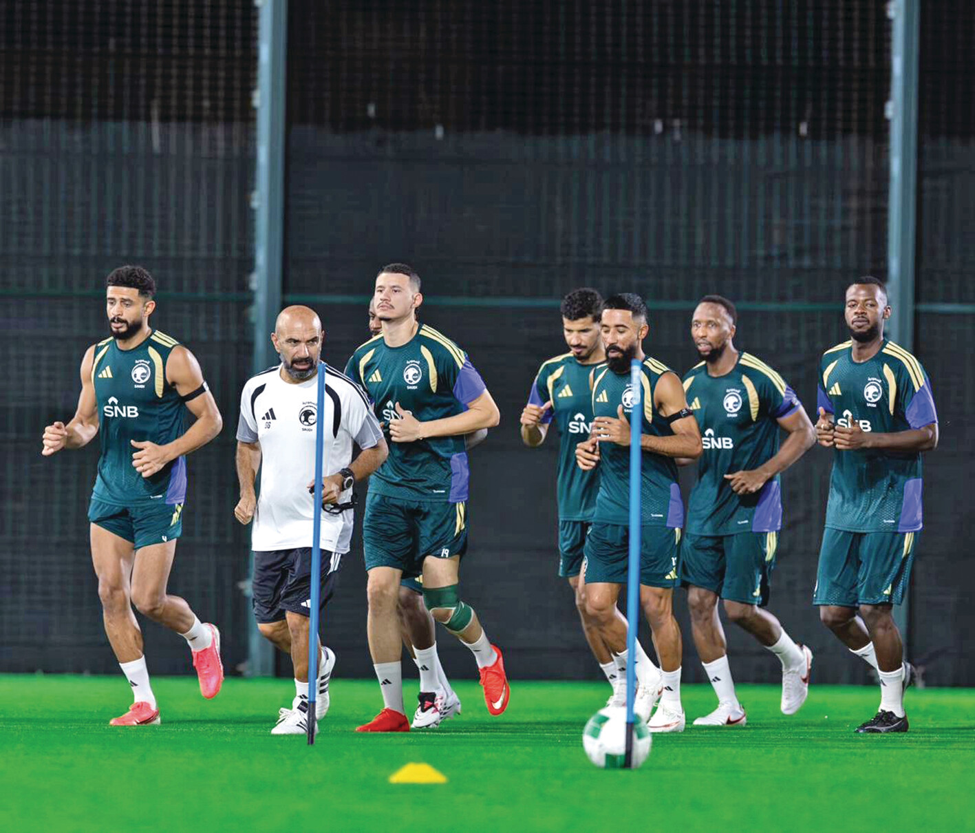نجوم «الأخضر» لإثبات الذات