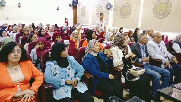 صالون الثقافة الجماهيرية بسوهاج يناقش مخاطر الإدمان وآليات مواجهته
