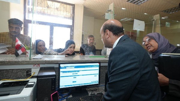 محافظ أسيوط يتفقد المركز التكنولوجي بديوان عام المحافظة ويتابع منظومة الشكاوى الموحدة