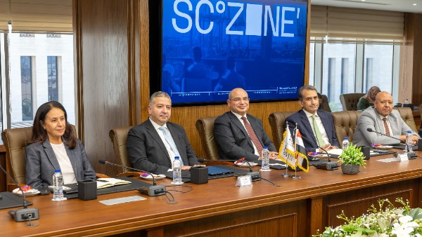 رئيس اقتصادية قناة السويس يستقبل رئيس اللجنة الإقليمية لمقاطعة تشينغهاي الصينية لبحث فرص التعاون الصناعي والاستثماري