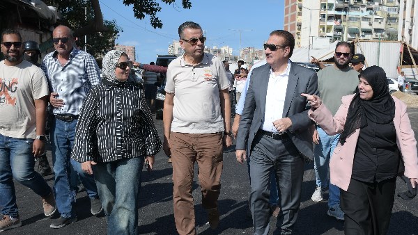 محافظ بورسعيد يلتقي أهالي المنطقة الخامسة ويستمع لمطالبهم وآرائهم في التطوير