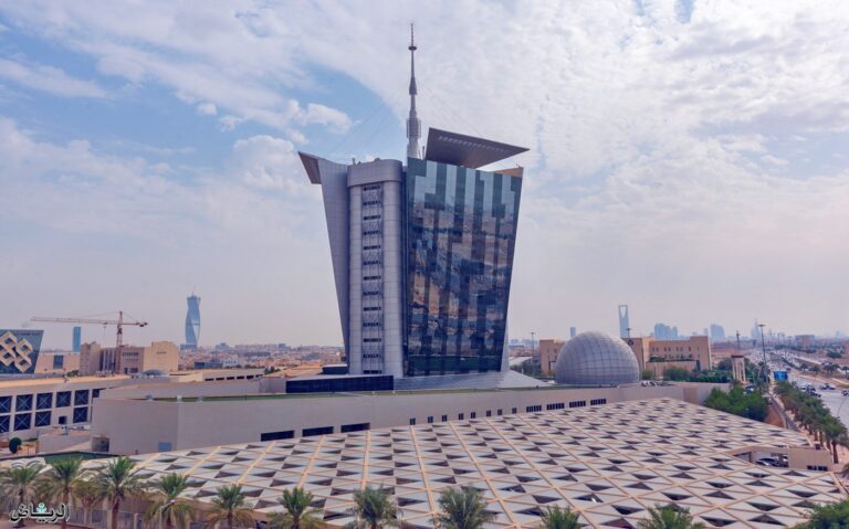 دعوة للعموم لإبداء المرئيات حول تنظيمات الطيف الترددي وملفات الأقمار الصناعية