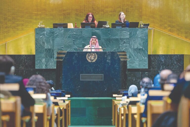 الرياض تقود مسار الدبلوماسية نحو دولة قوية وسلام مستدام