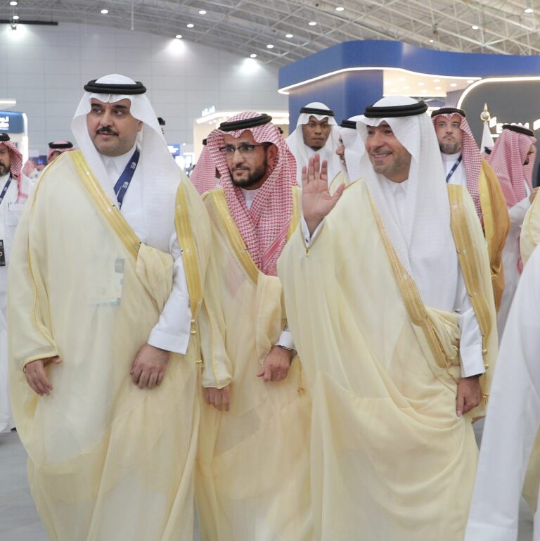 وزير البلديات والإسكان يفتتح المؤتمر والمعرض الدولي الثالث لإدارة المرافق 2026