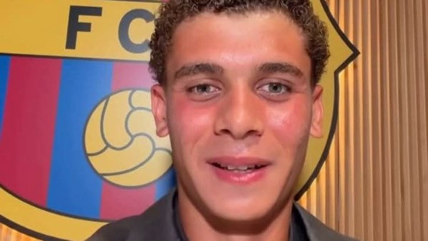 لحظة كبيرة.. وسام أبو علي يهنئ حمزة عبد الكريم بعد تجديد عقده مع برشلونة