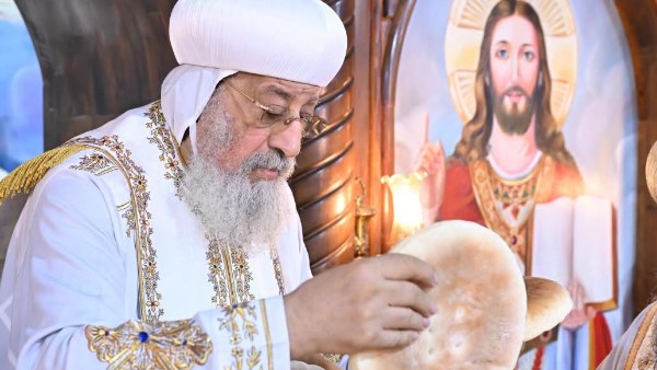 قداسة البابا تواضروس يصلي القداس في دير آڤا ڤيني بملوي | صور