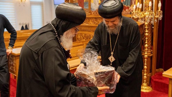 على مدار 3 أيام.. الأنبا سيرابيون يلتقي شباب وخدام إيبارشية هولندا | صور
