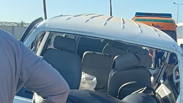 مصرع شخصين وإصابة 8 آخرين إثر وقوع حادث تصادم ميكروباص وسيارة ملاكي بطريق المنيل بالدقهلية