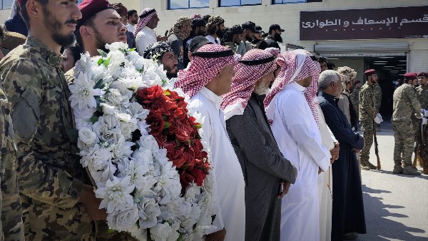 تشييع 11 قتيلا للجيش السوري في انفجار بموقع عسكري غرب دير الزور