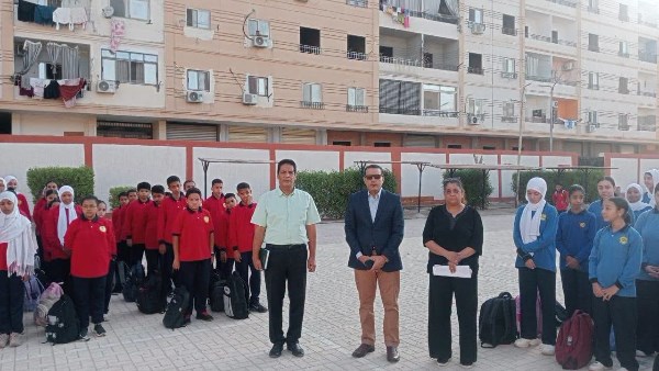 جولة مفاجئة لوكيل تعليم البحر الأحمر بمدرسة الغردقة الإعدادية لمتابعة انتظام الدراسة