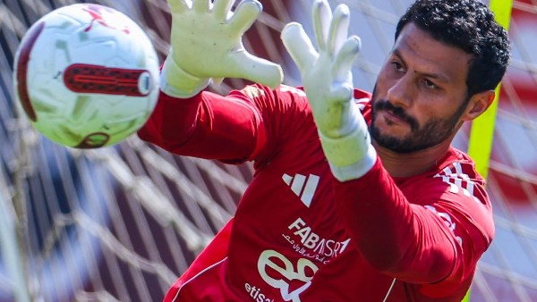 تفاصيل غياب الشناوي عن منتخب مصر.. وموقف الأهلي من السوبر المصري
