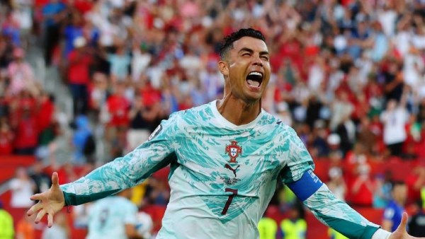 رونالدو يحسم موقفه من منتخب البرتغال ويكشف رغبته بشأن الهدف الـ1000