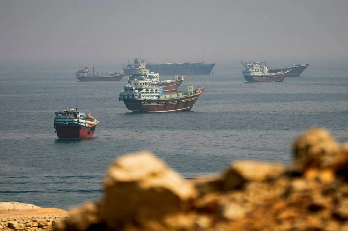 عبور السفن في «هرمز» يتراجع إلى 4 خلال يوم