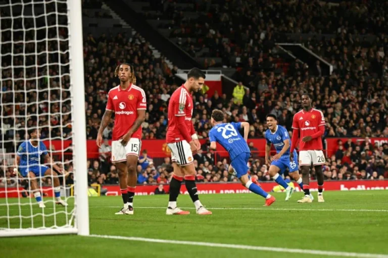 مانشستر يونايتد يودع كأس الرابطة في مشهد نادر منذ نصف قرن