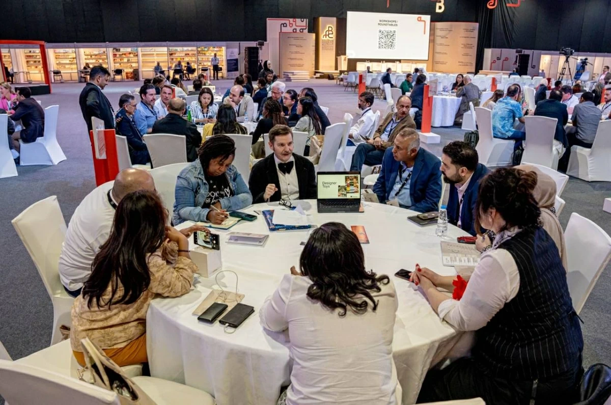912 مشاركاً في مؤتمر الشارقة للموزعين غداً