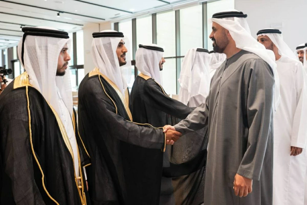 ذياب بن محمد بن زايد يشهد العرس الجماعي لقبيلة العوامر