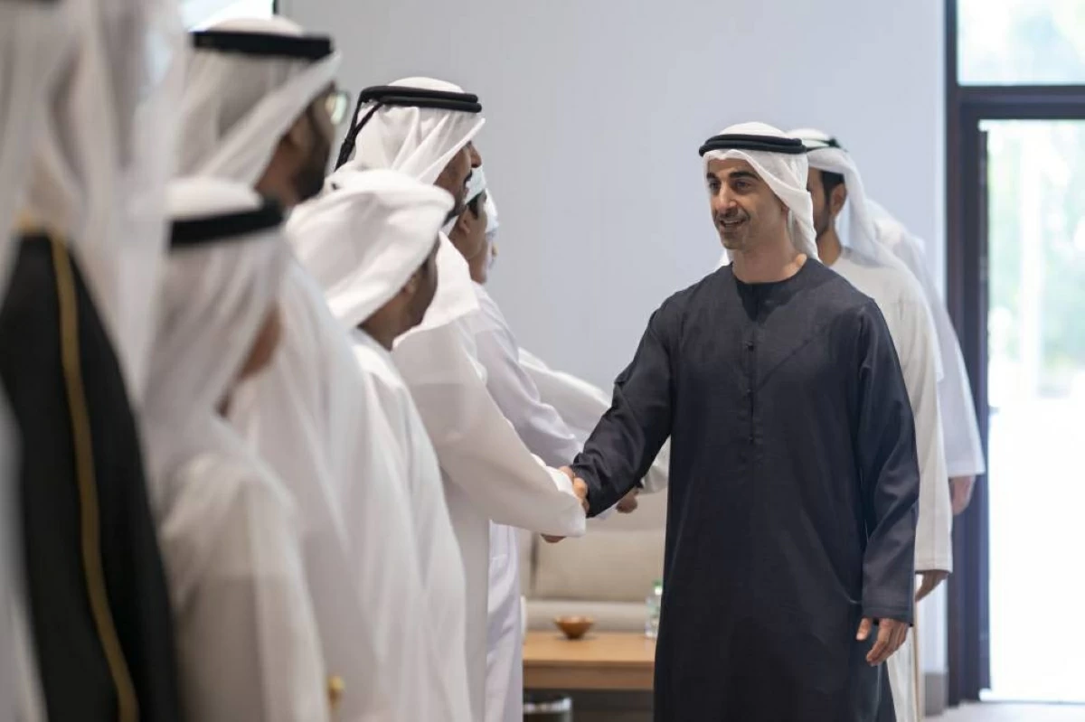 حمدان بن محمد بن زايد يشهد العرس الجماعي لقبيلة العوامر