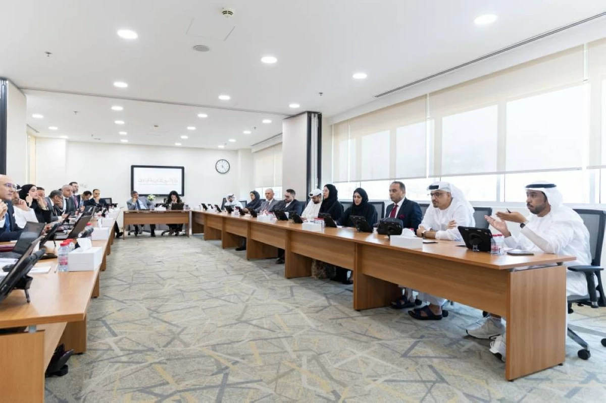 «قانونية دبي» تستعرض ممارسات عمل الحكومة