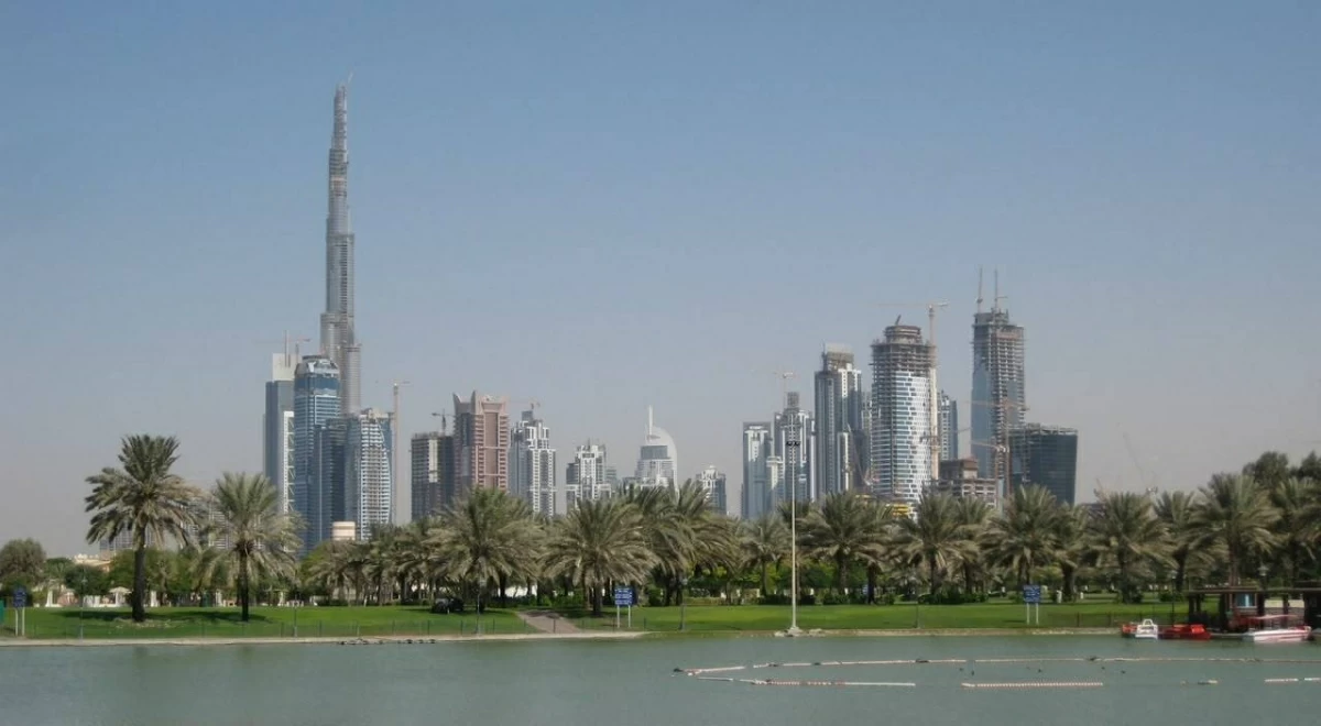 دبي.. رهن قطعة أرض في «الخليج التجاري» بـ824 مليون درهم