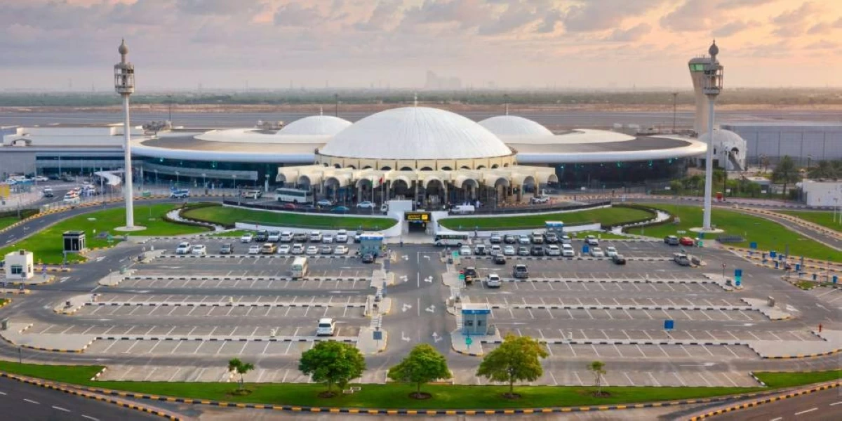 «مطار الشارقة» يبحث تطوير المطارات وتجربة المسافر
