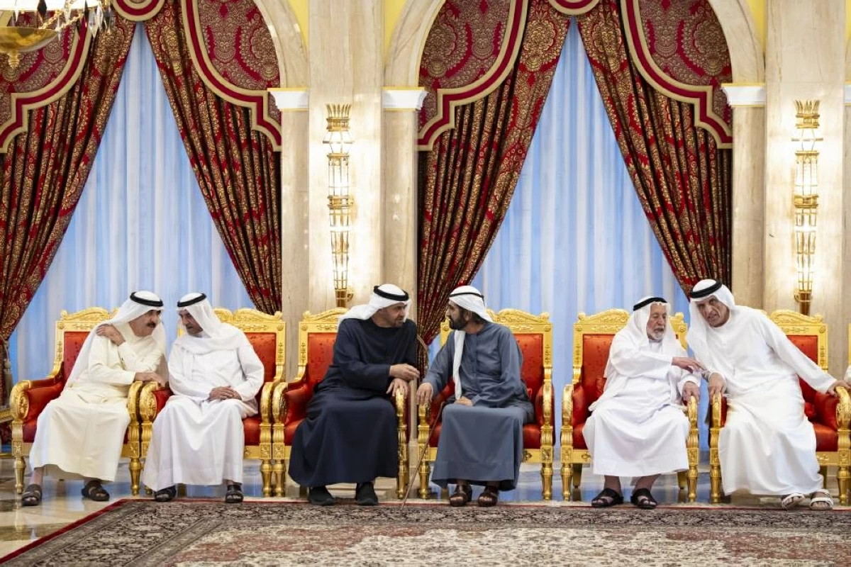 محمد بن زايد وحكام الإمارات والشيوخ يعزون محمد بن راشد في وفاة أحمد بن راشد