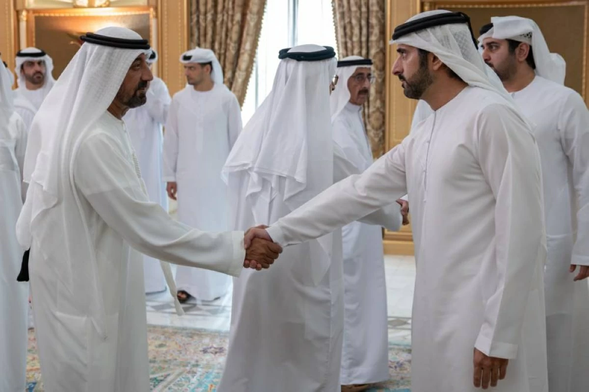 حمدان بن محمد يتقبل التعازي في وفاة أحمد بن راشد بمجلس زعبيل