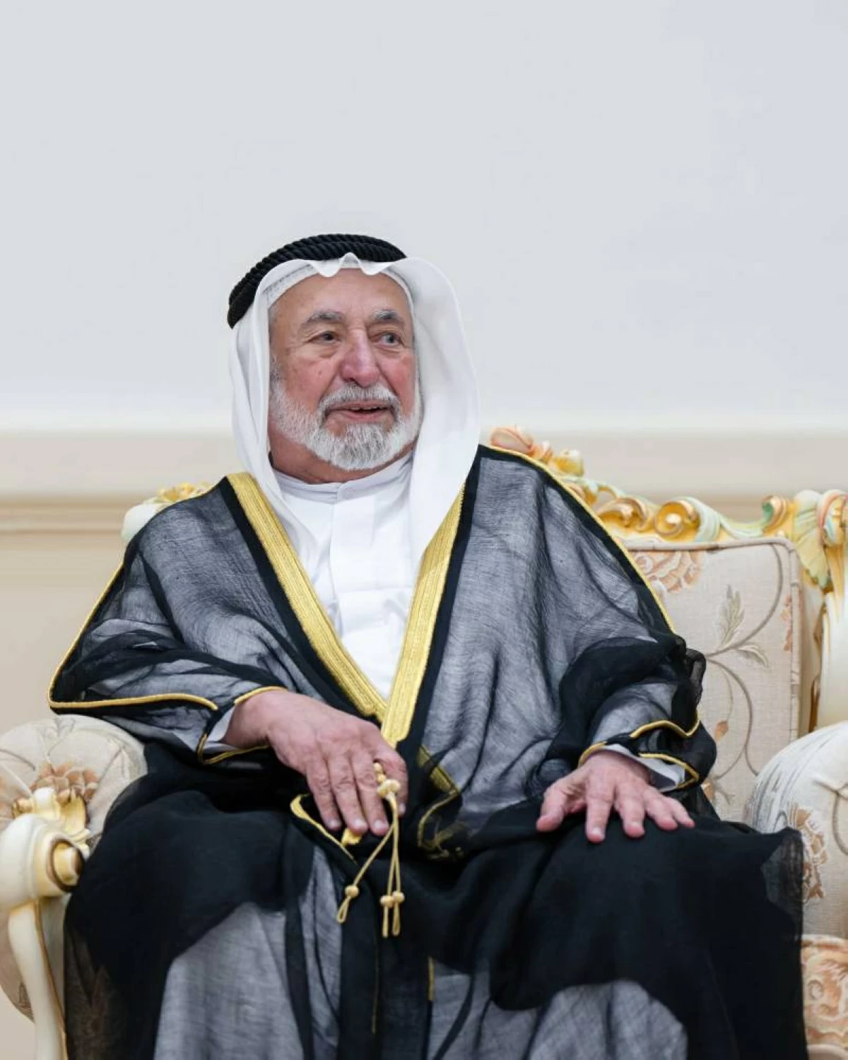 سلطان يوجّه بسداد مديونيات 82 مواطناً بـ 17.8 مليون درهم