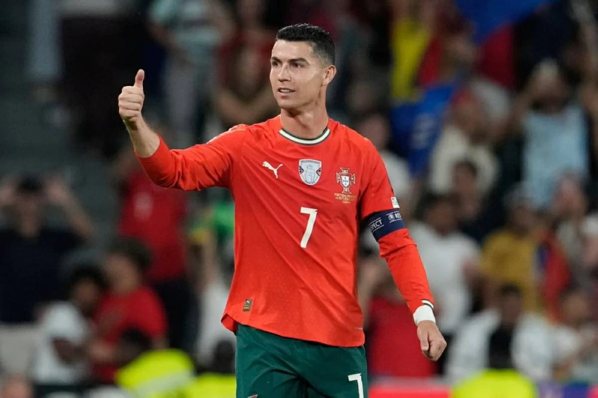 أجويرو يكشف سر استمرار رونالدو.. ماذا سيفعل للوصول إلى 1000 هدف؟